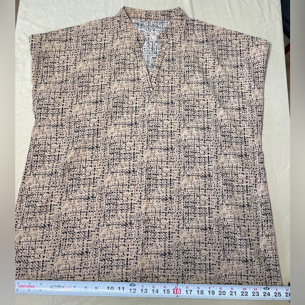 Beige Black Short Sleeve V-Neck Blouse with Geometric Print, Plus Size 1X